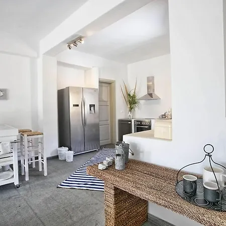 Villa Serifos Beachfront Ganema