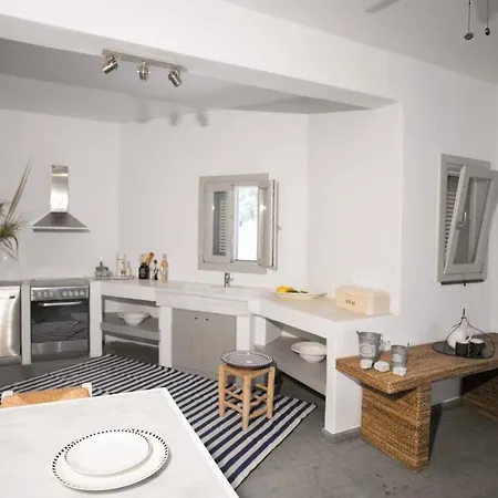 Villa Serifos Beachfront Ganema
