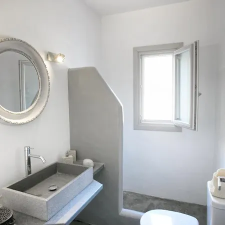 Vila Serifos Beachfront