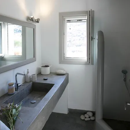 Villa Serifos Beachfront Ganema