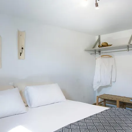 Vila Serifos Beachfront Ganema
