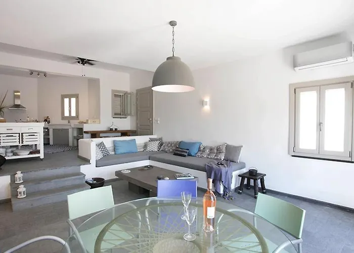 Villa Serifos Beachfront Ganema