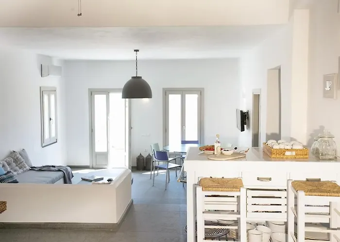 Villa Serifos Beachfront Ganema