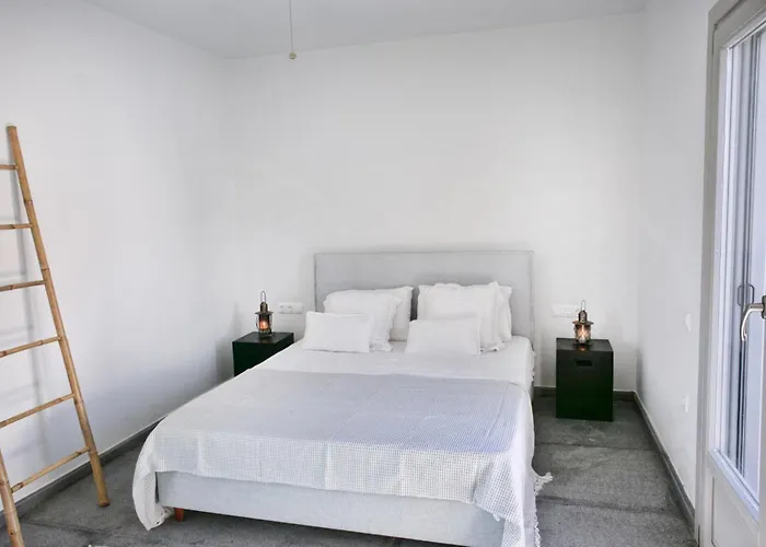 Serifos Beachfront * Ganema